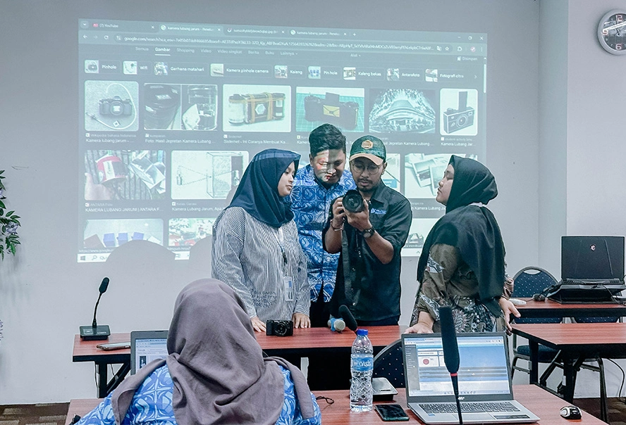 Kegiatan Belajar Mengajar (KBM) Multimedia Photography