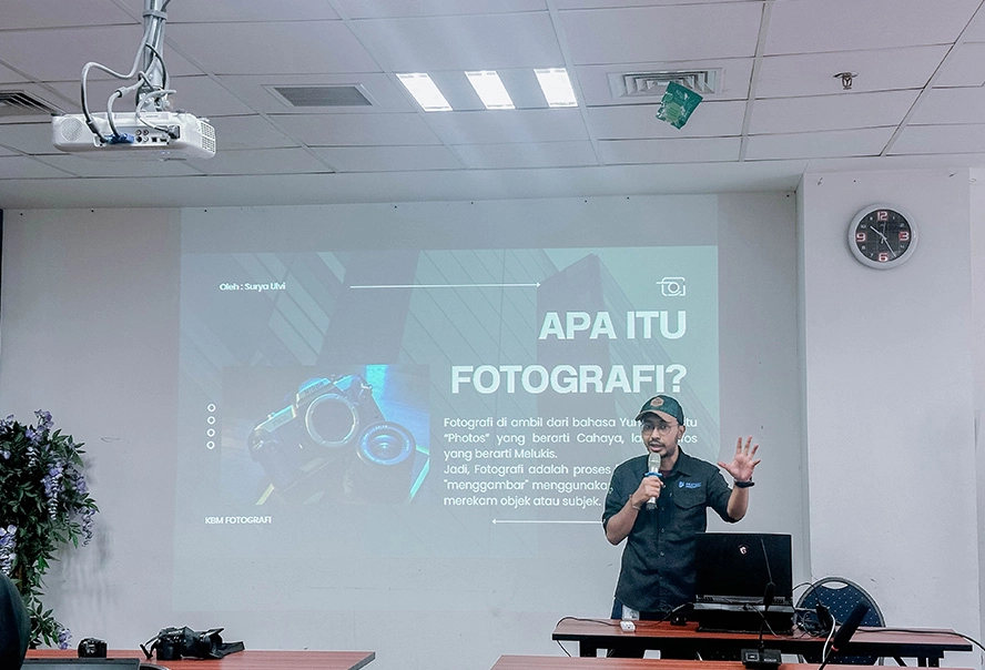 Kegiatan Belajar Mengajar (KBM) Multimedia Photography