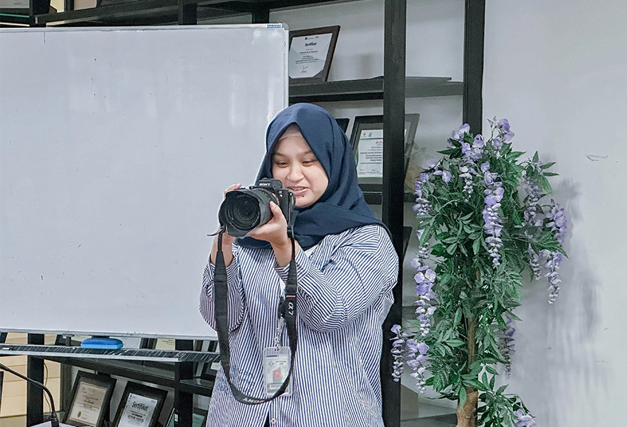 Kegiatan Belajar Mengajar (KBM) Multimedia Photography