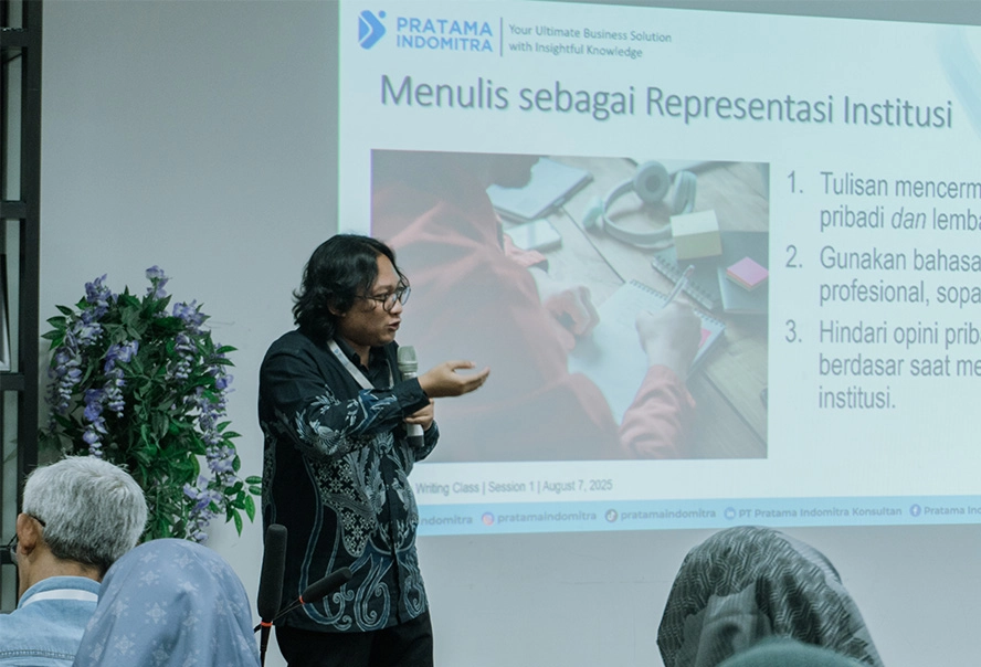 Kegiatan Belajar Mengajar (KBM) Pratama Writing Class