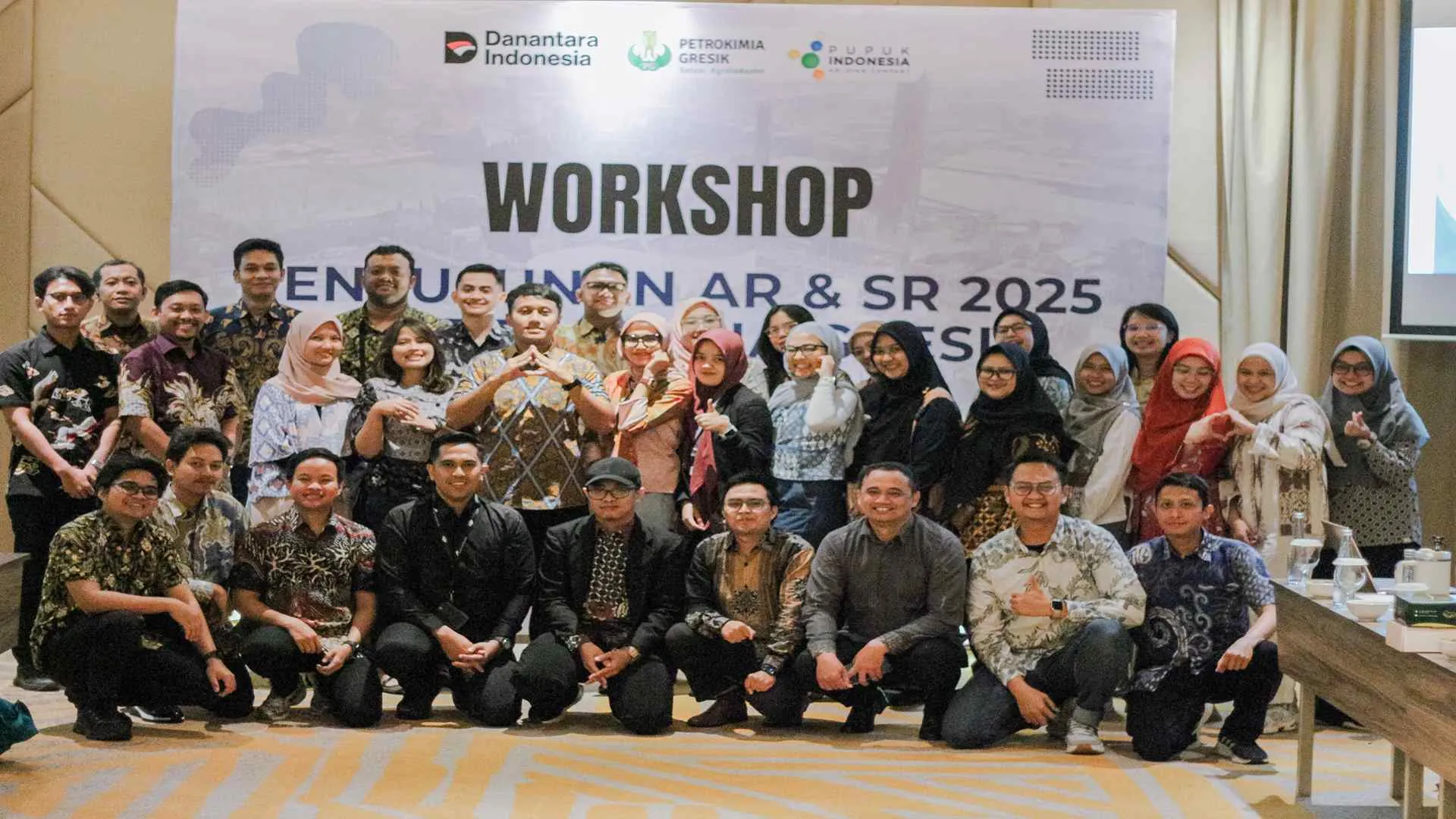 Workshop Penyusunan Annual Report (AR) dan Sustainability Report (SR) PT Petrokimia Gresik.